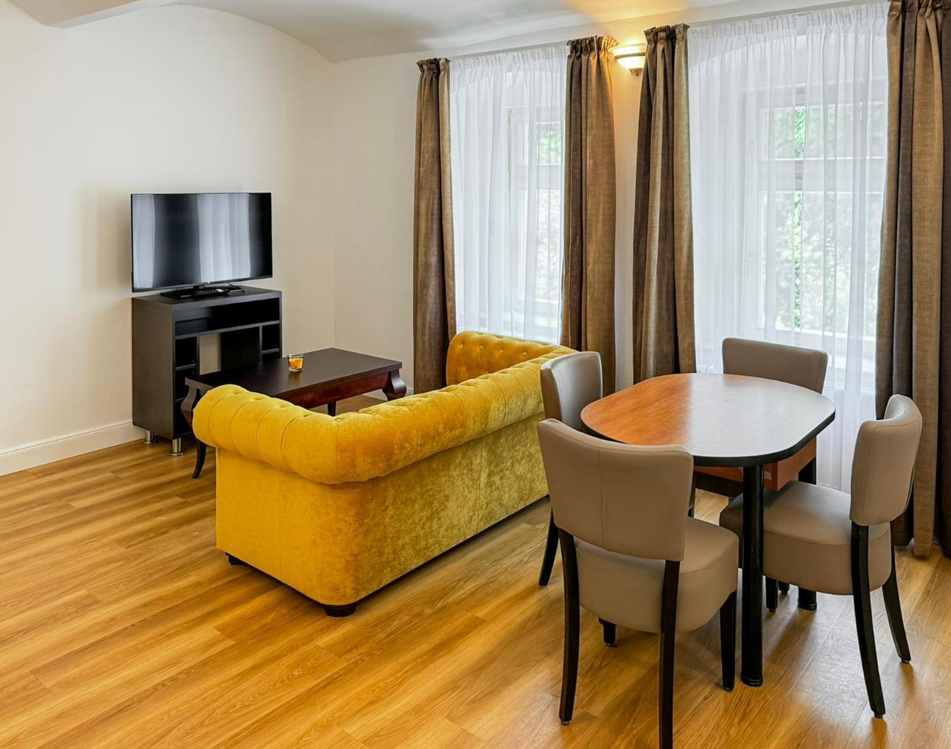 Residence Le Theatre 마리안스케 라즈네 외부 사진